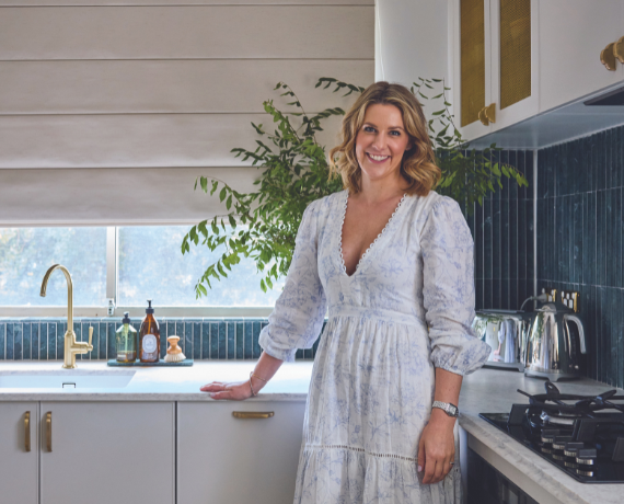 Emma Blomfield’s Sydney apartment renovation perfectly balances modern practicalities with a stylistic nod to the building’s 1930s heritage